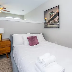 Viagem Fashionable Studio In Vibrant Area , Charlotte United States