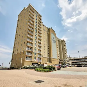 Inviting Virginia With Community Pool , Virginia Beach United States